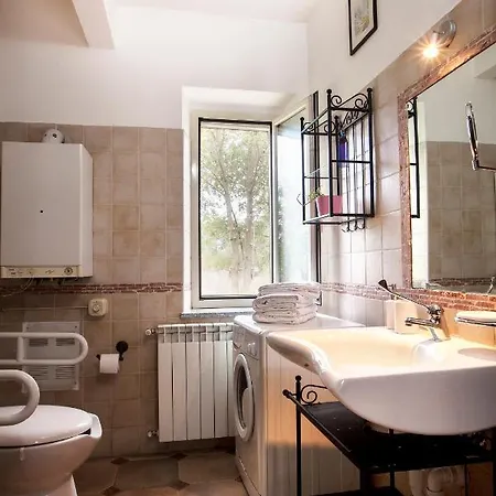 Cascina Belvedere 펜션 콰르녠토