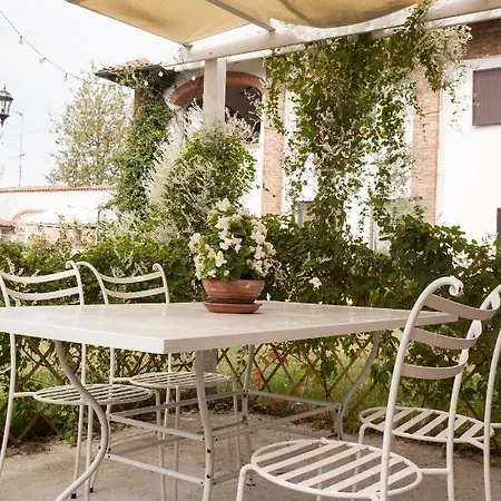 펜션 Cascina Belvedere 콰르녠토