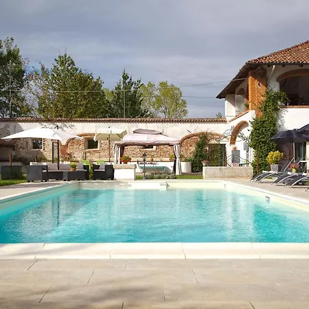 펜션 Cascina Belvedere 콰르녠토